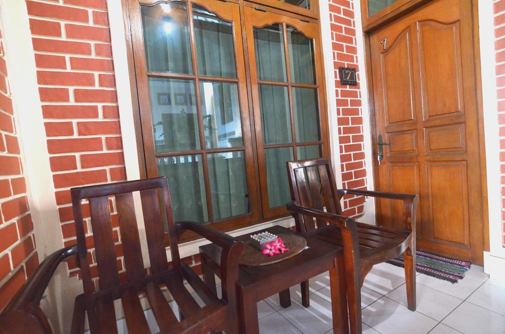 Lori Beach Inn เซมินยัค ภายนอก รูปภาพ