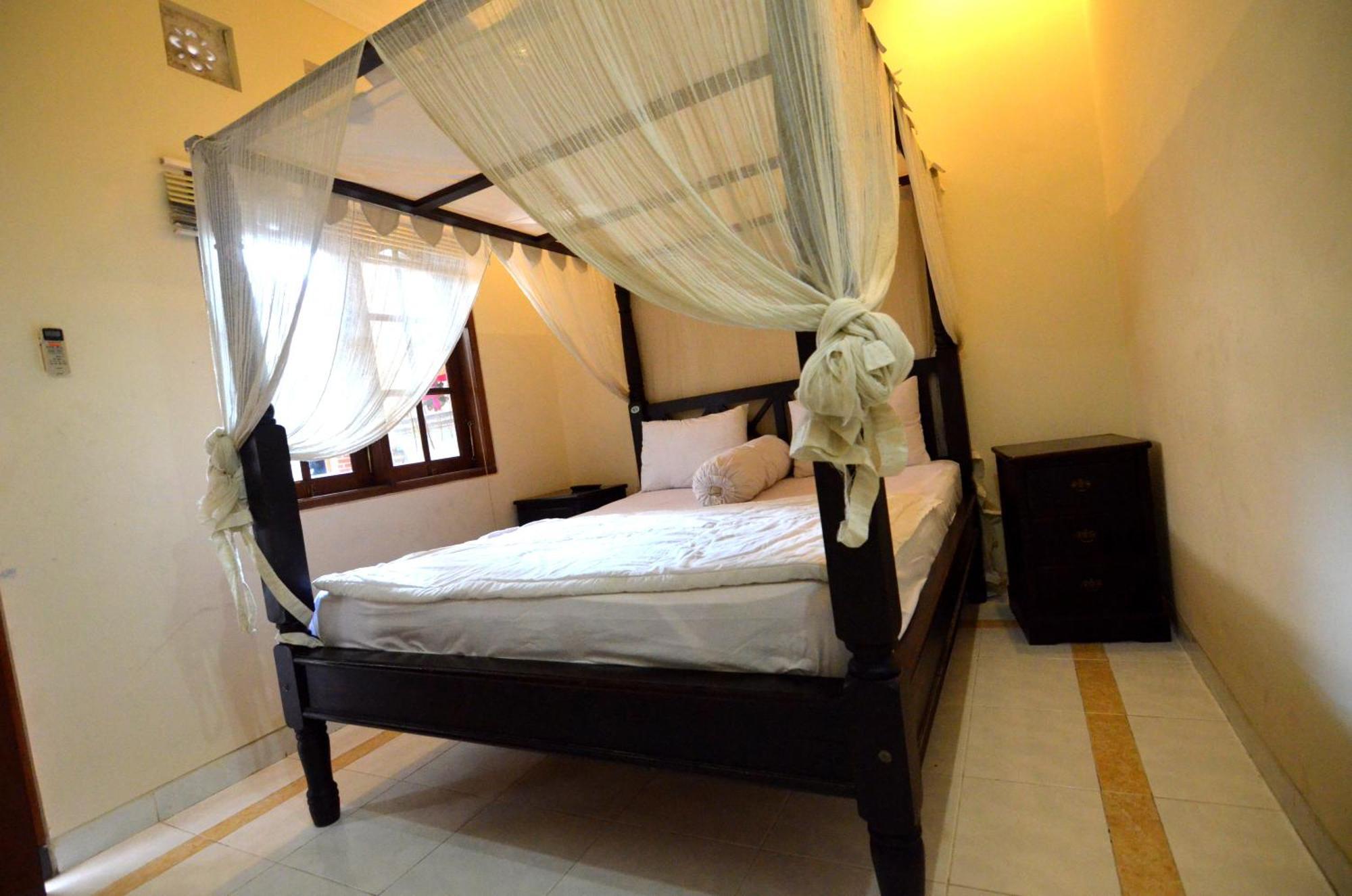 Lori Beach Inn เซมินยัค ภายนอก รูปภาพ